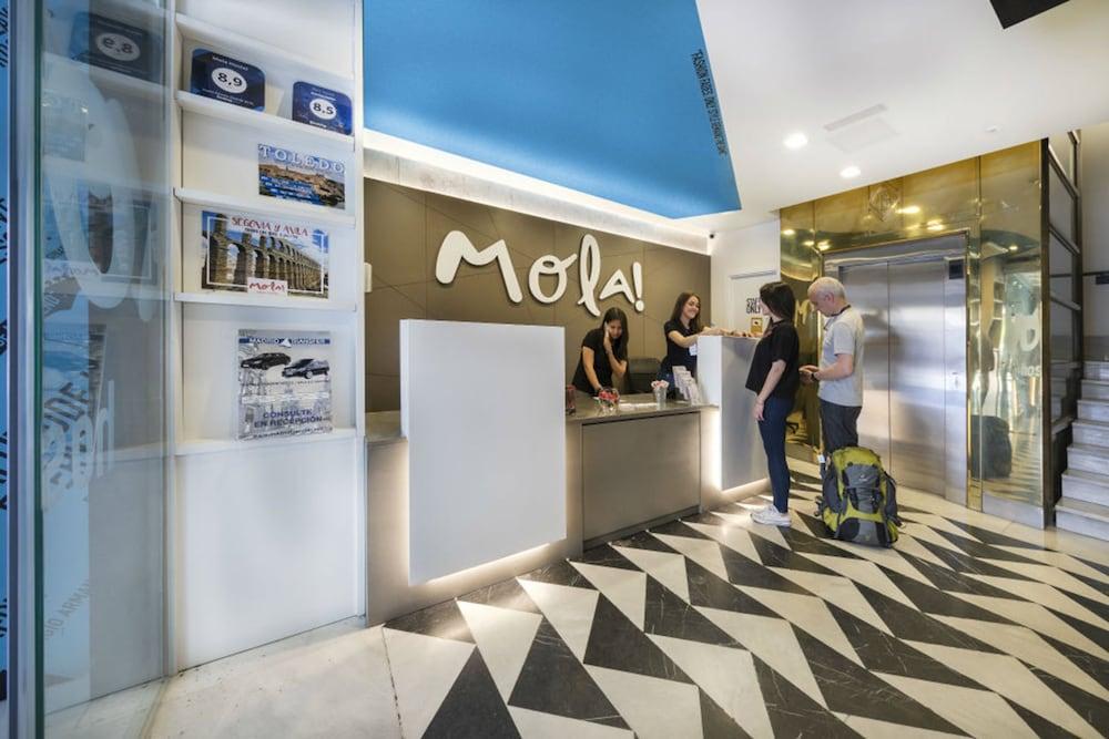 Mola Hostel Madrid Exterior foto